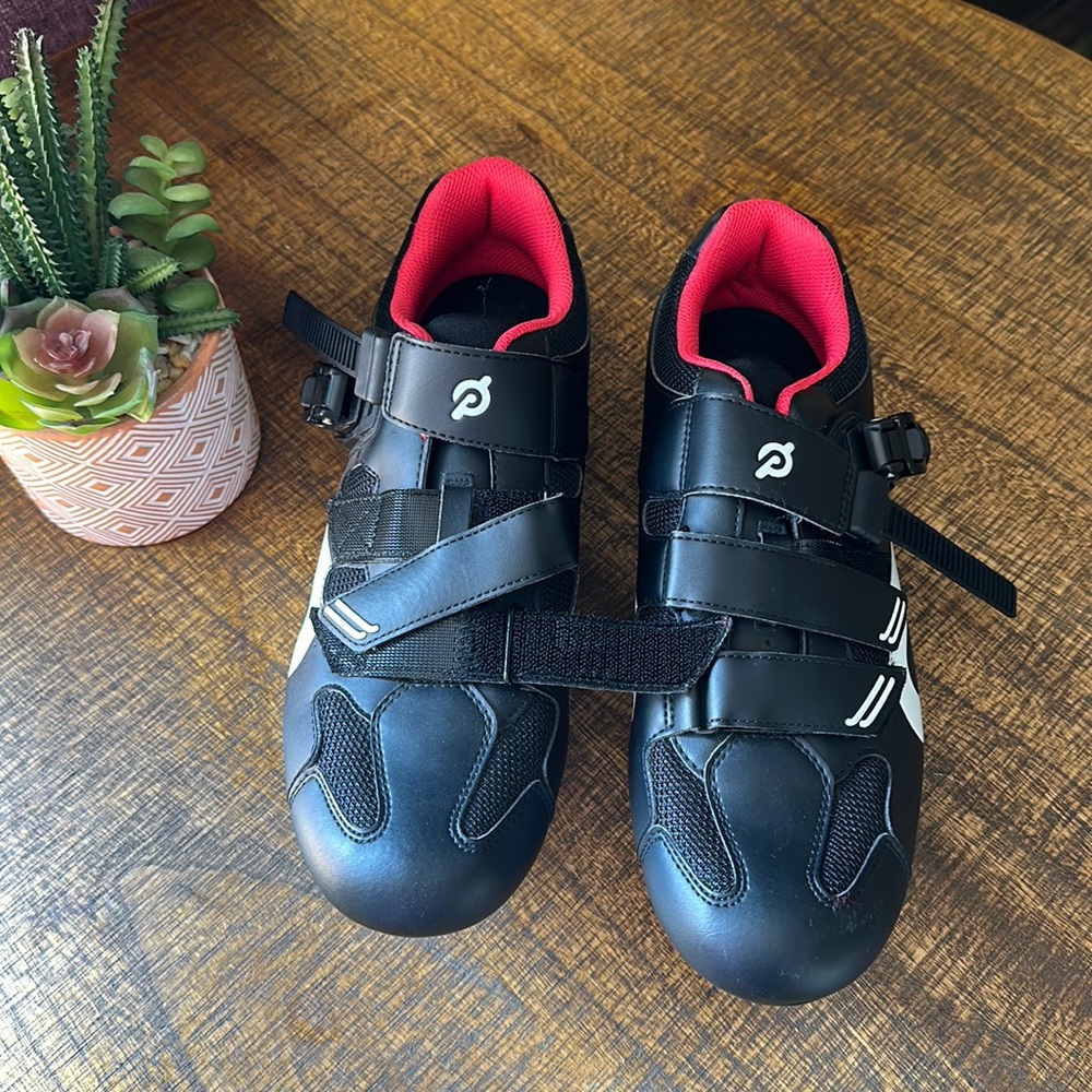 Peloton Mens bike shoes with clips